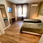 Hh Hermoso Housing Aparthotel Alessandria