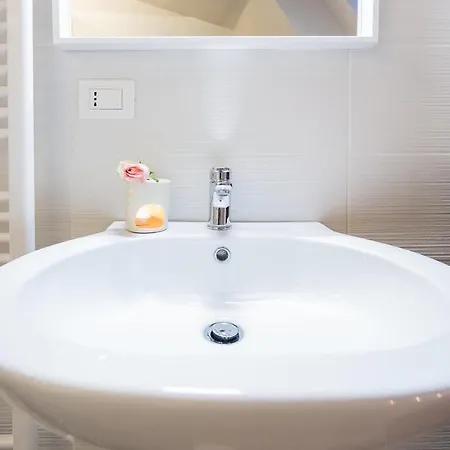 Ξενοδοχείο με διαμερίσματα Hh Hermoso Housing 2*