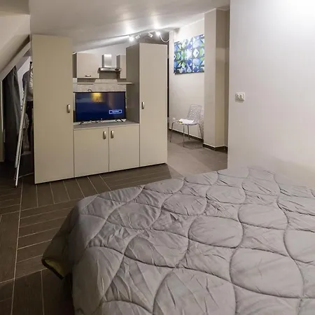 Apartmanhotel Hh Hermoso Housing Alessandria