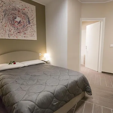Hh Hermoso Housing Apartmanhotel Alessandria