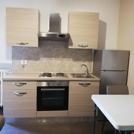 Ξενοδοχείο με διαμερίσματα Hh Hermoso Housing 2*