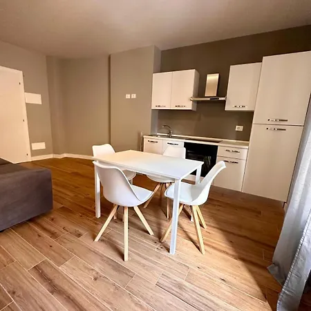 Hh Hermoso Housing 3*