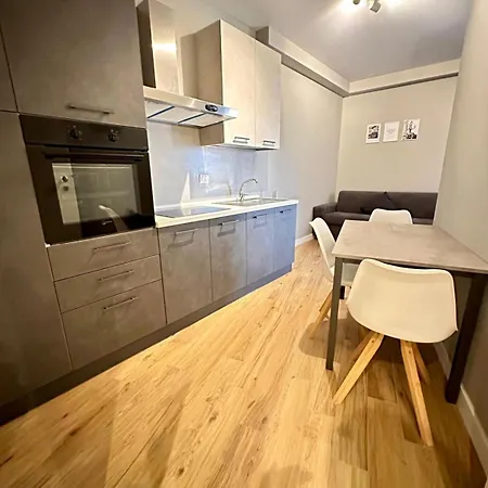 Hh Hermoso Housing Ξενοδοχείο με διαμερίσματα 3*