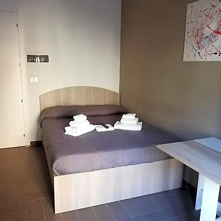 Hh Hermoso Housing Aparthotel 3*