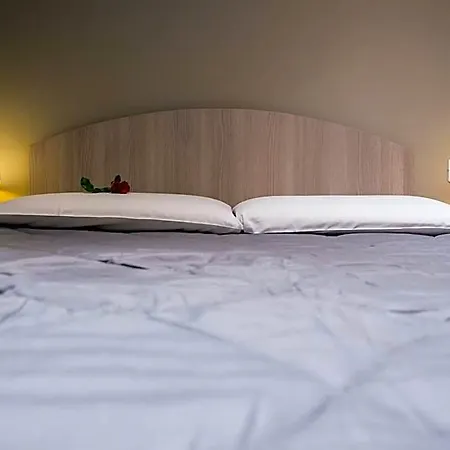 Hh Hermoso Housing 3* 알레산드리아